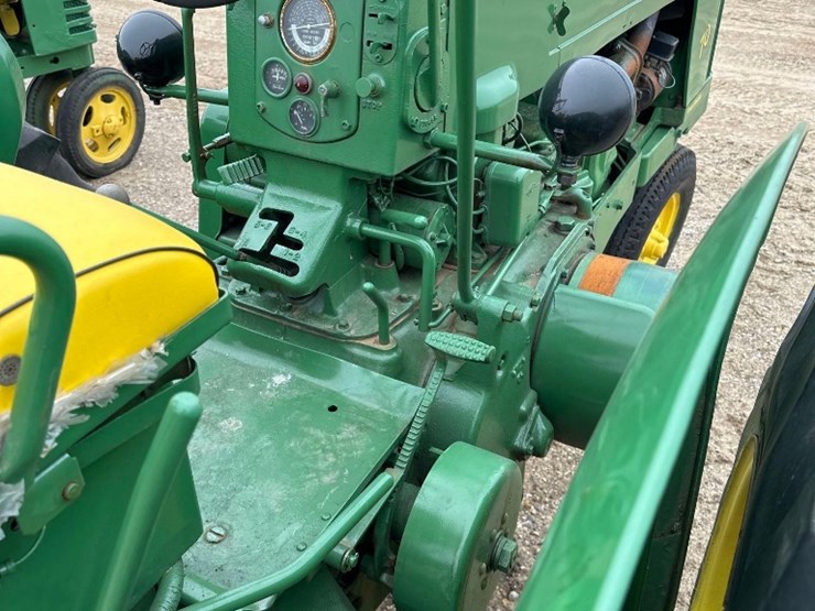 john-deere-70-image-9