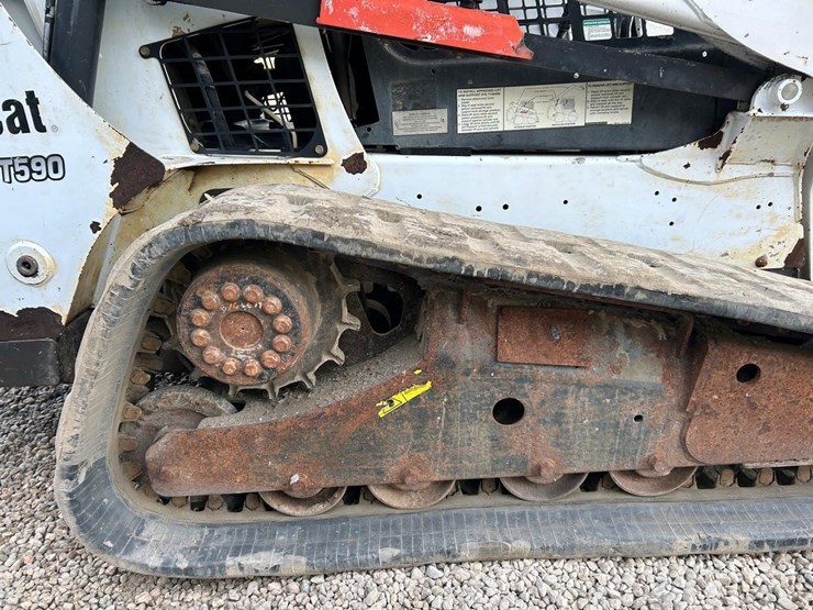2015-bobcat-t590-image-13