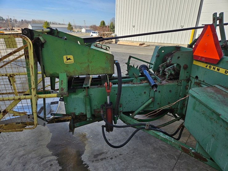 john-deere-327-image-31