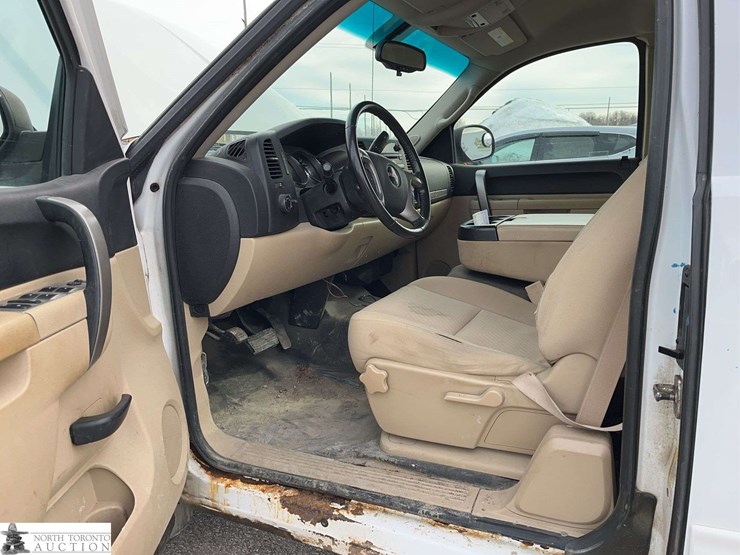 2011-gmc-sierra-1500-image-13