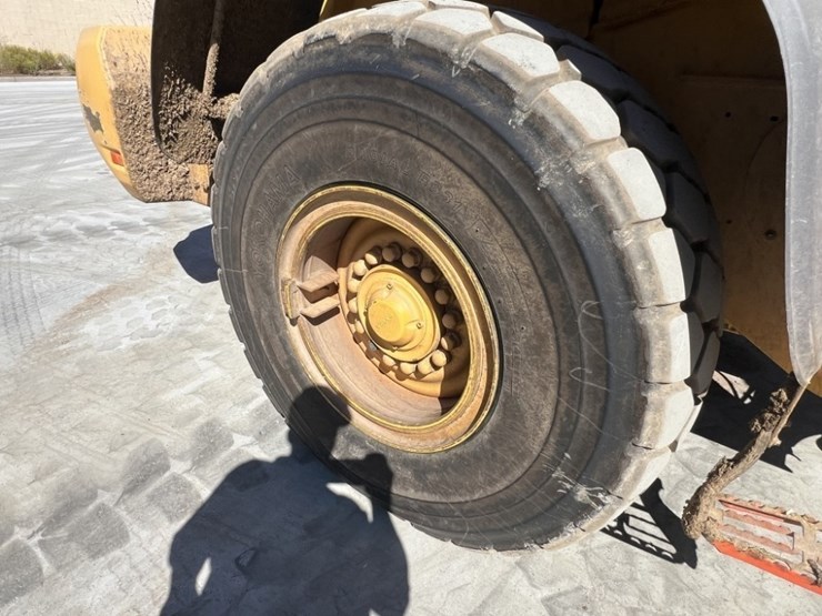 2022-volvo-l90h-image-25