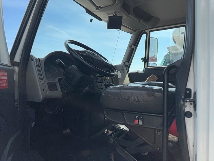 2016-international-durastar-4300-image-10