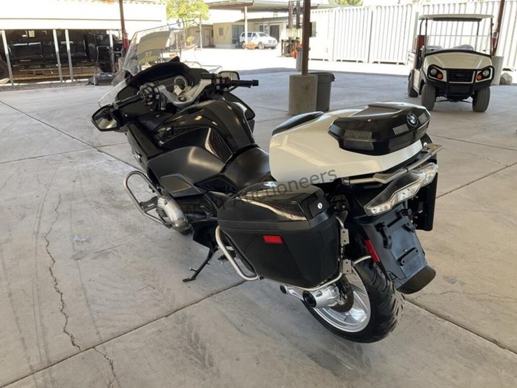 2015-bmw-1200rt-motorcycle-image-5