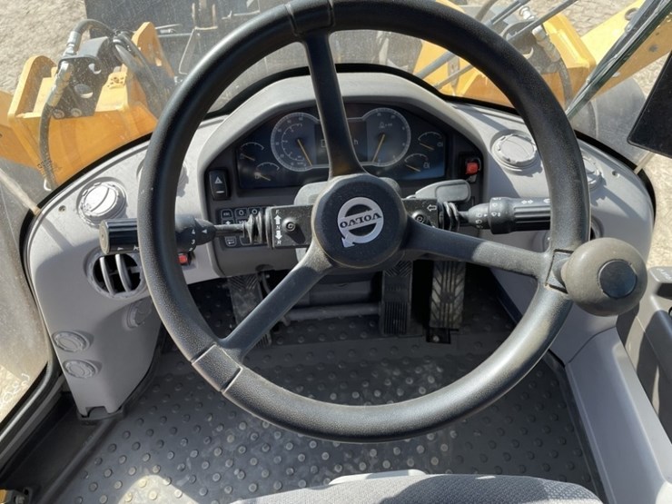 2024-volvo-l70h-image-37