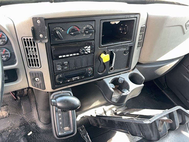 2016-international-durastar-4300-image-12