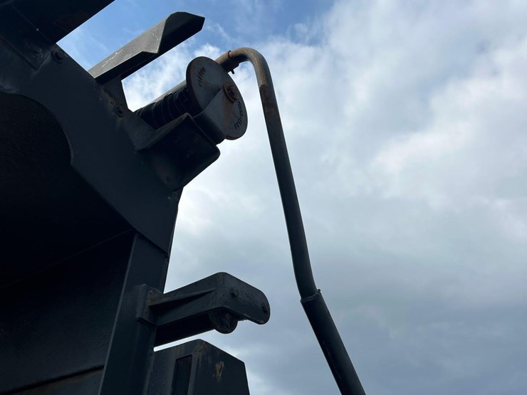 2007-sterling-l9500-image-10