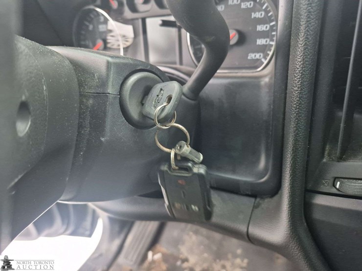 2015-chevrolet-silverado-1500-image-15