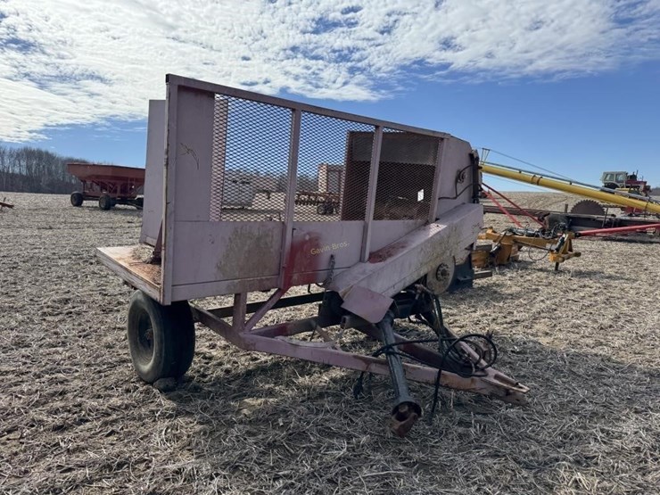 bale-chopper-for-big-square-bales---off-site-image-3