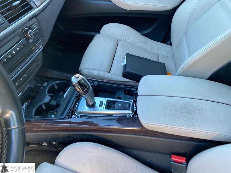 2011-bmw-x5-image-42