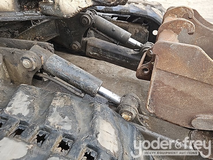 2005-bobcat-341-image-14