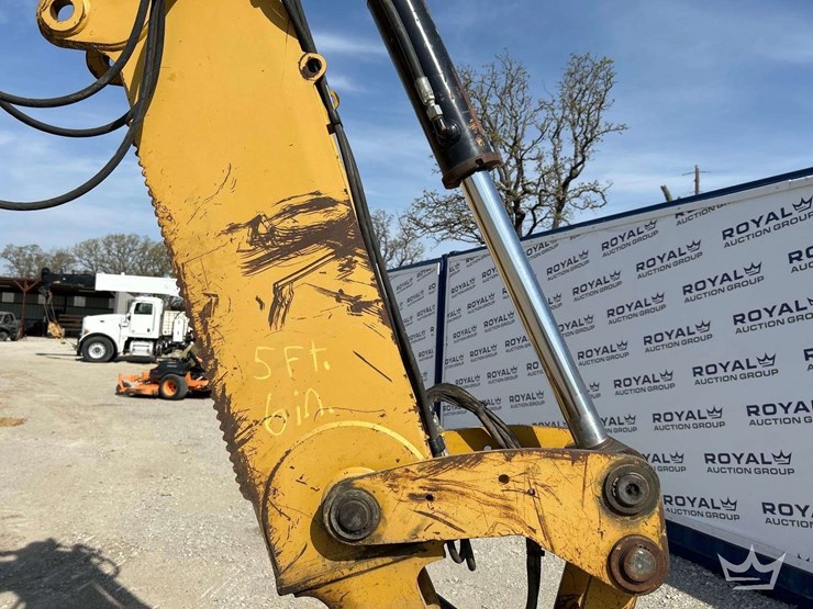 2013-caterpillar-420f-image-27