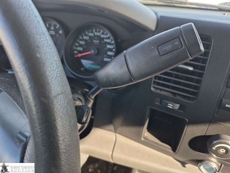 2008-chevrolet-silverado-1500-image-17