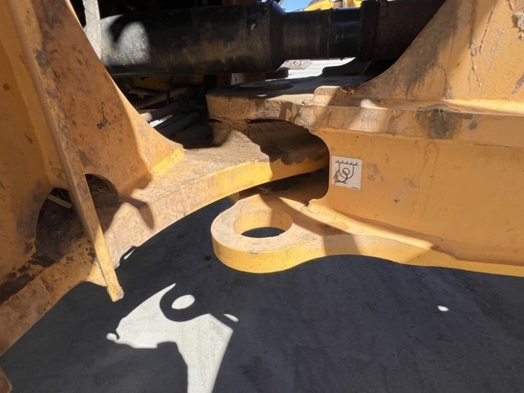 2022-volvo-l90h-image-28