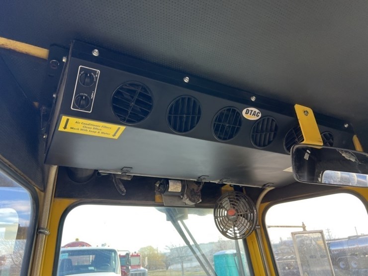 2015-superior-broom-dt80j-image-32