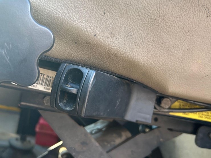 2007-sterling-l9500-image-41