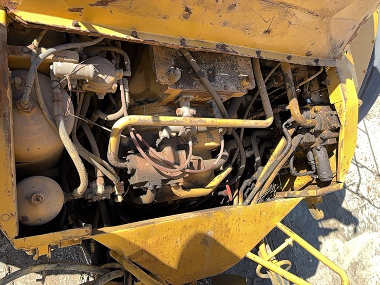 caterpillar-d400d-image-13