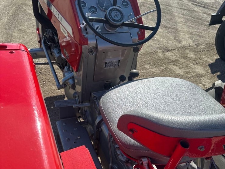 massey-ferguson-165-image-10