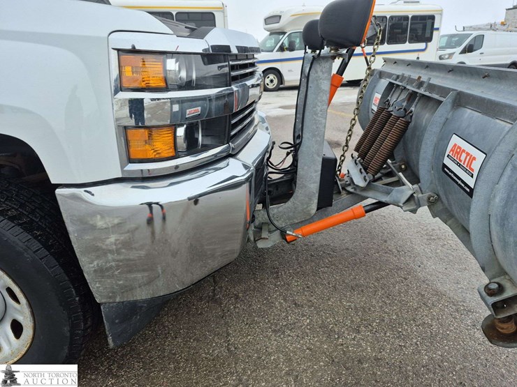 2016-chevrolet-silverado-2500hd-image-30