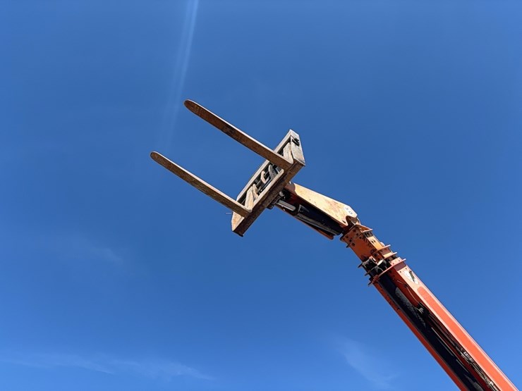 sky-trak-10054-image-9