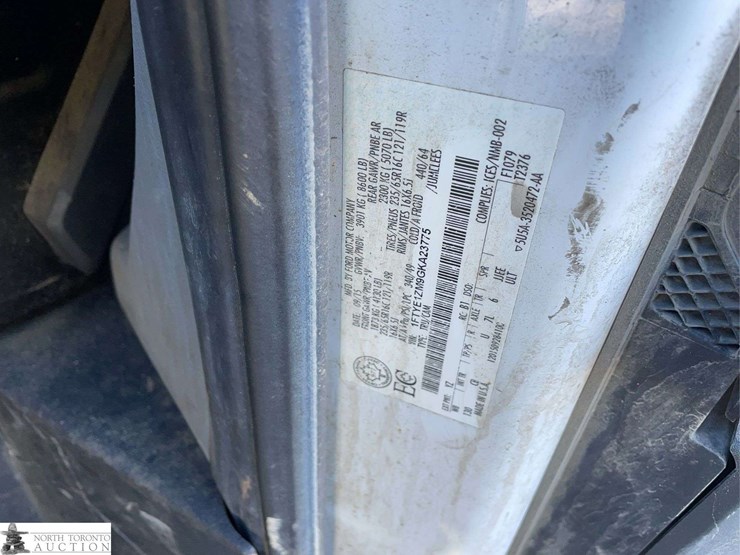 2016-ford-transit-image-10