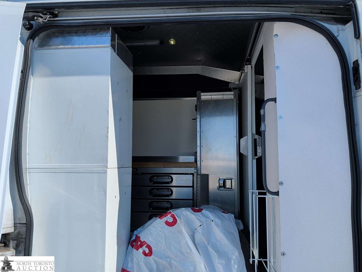 2016-ford-transit-image-19