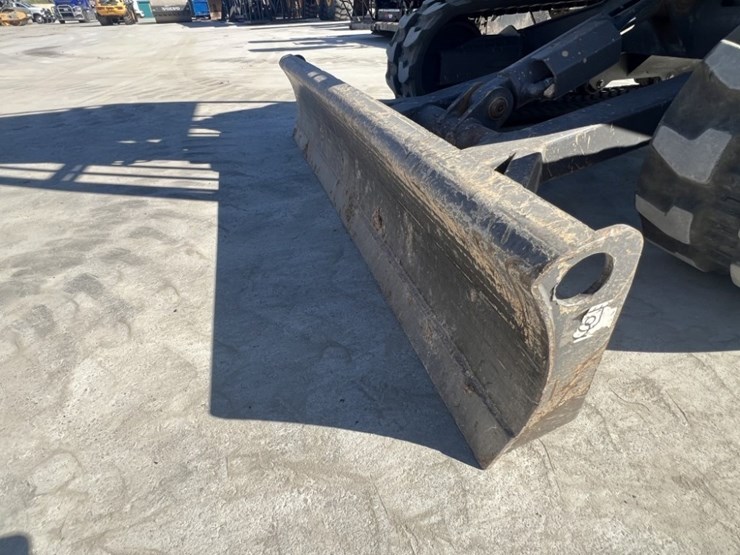 2022-volvo-ecr25d-image-15