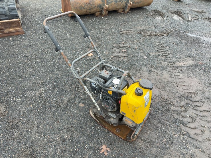 husqvarna-lf100-plate-compactor-image-1