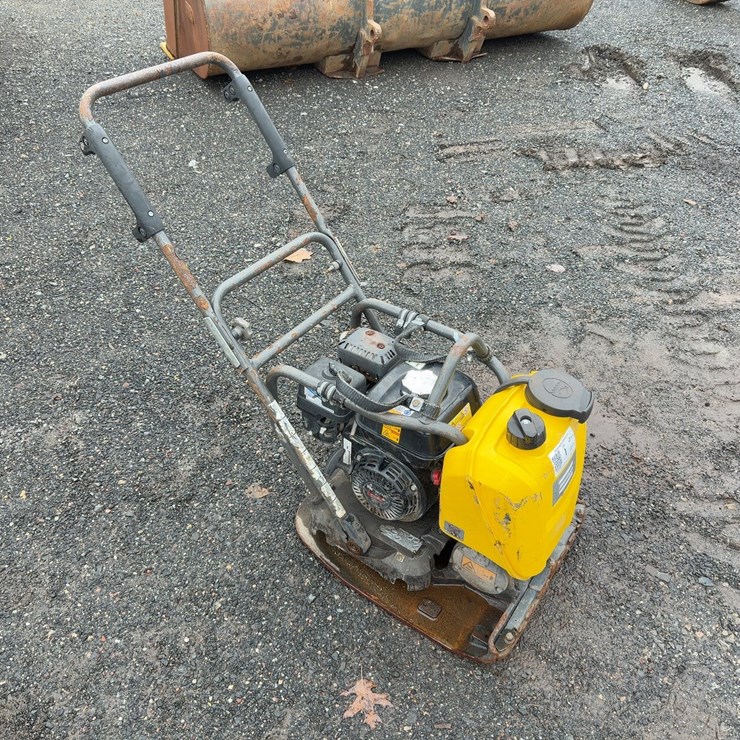 HUSQVARNA LF100 PLATE COMPACTOR