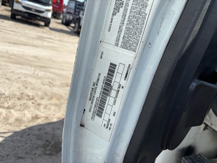 2015-international-durastar-4300-image-16