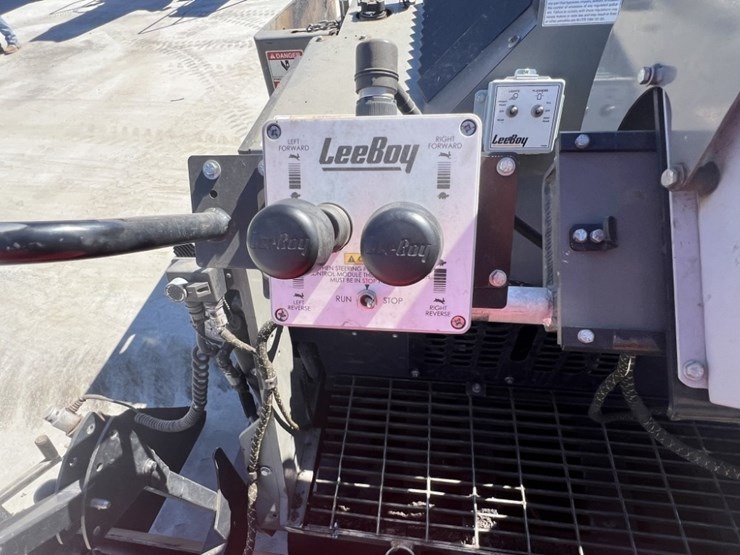 2021-leeboy-8520b-image-24