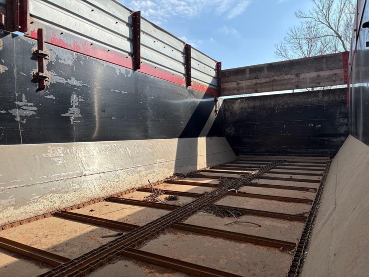 roorda-8ft-x-20ft-rear-unload-silage-wagon-image-38