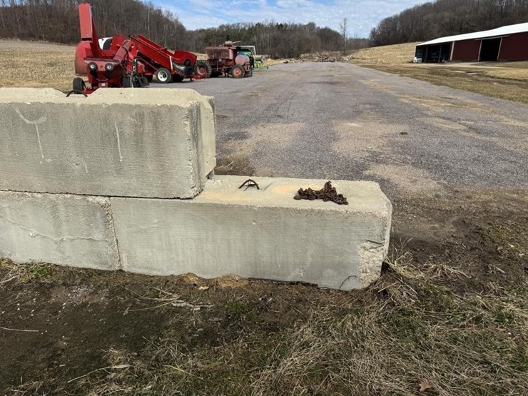 17-6'-cement-blocks---off-site-image-2