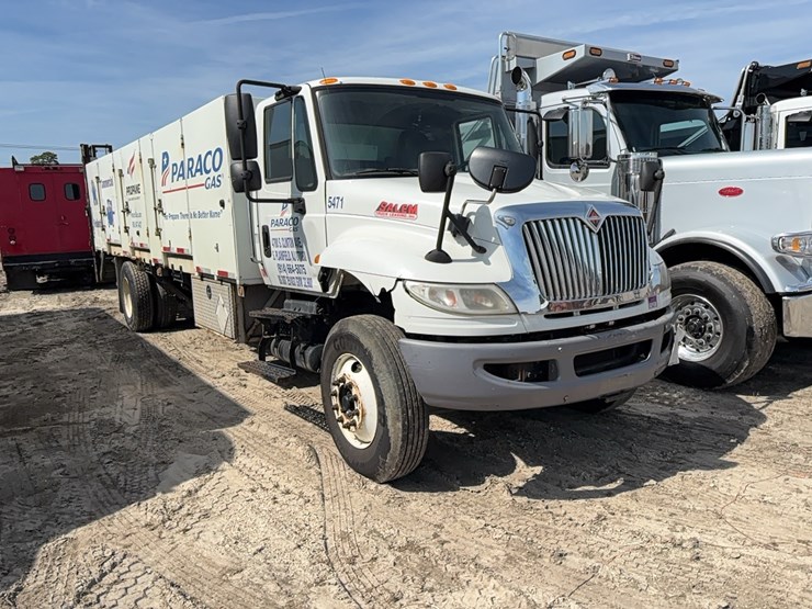 2016-international-durastar-4300-image-2