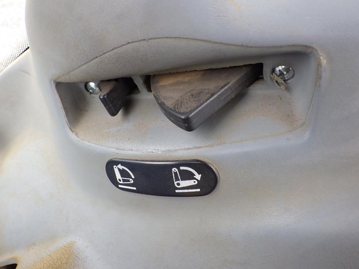 new-holland-t4060f-image-41