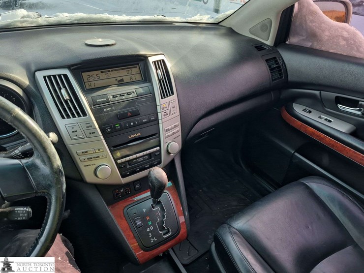 2005-lexus-rx330-image-16