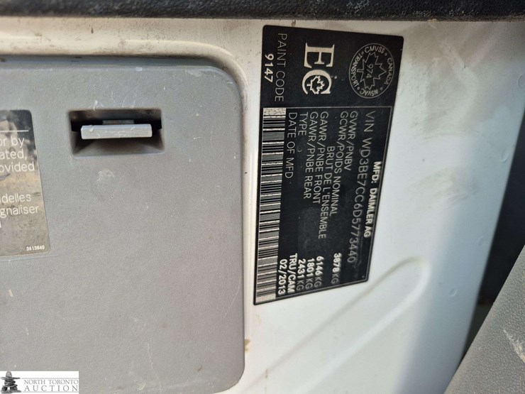 2013-mercedes-benz-sprinter-2500-image-11