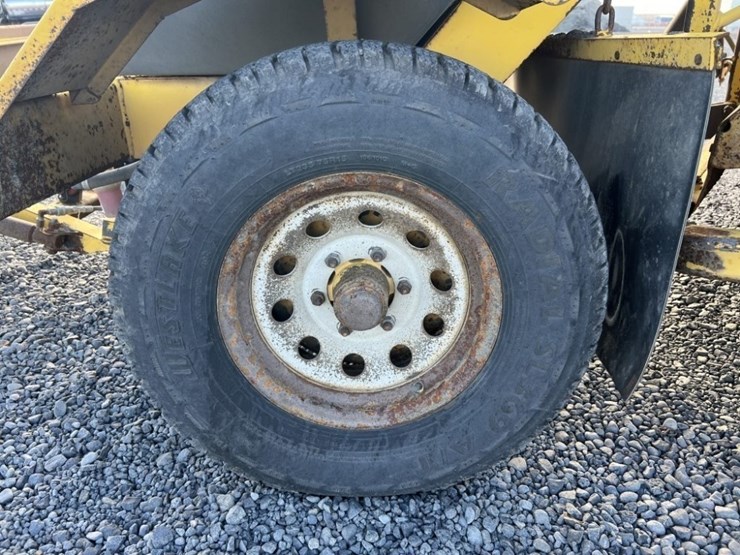 2015-superior-broom-dt80j-image-11