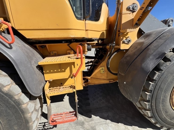 2020-volvo-l70h-image-27