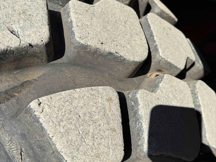 2015-caterpillar-735b-image-17