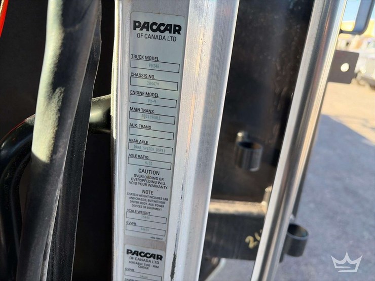 2015-peterbilt-348-image-6