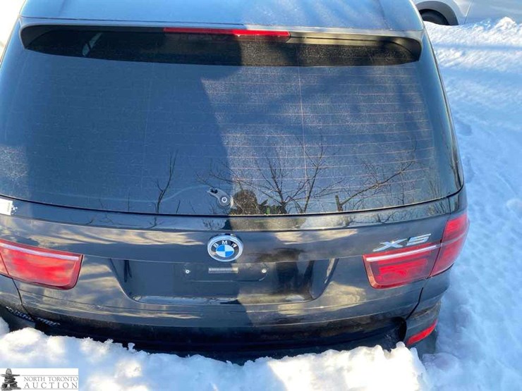 2011-bmw-x5-image-48