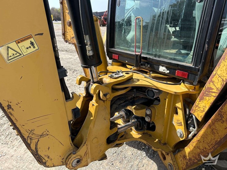 2013-caterpillar-420f-image-32