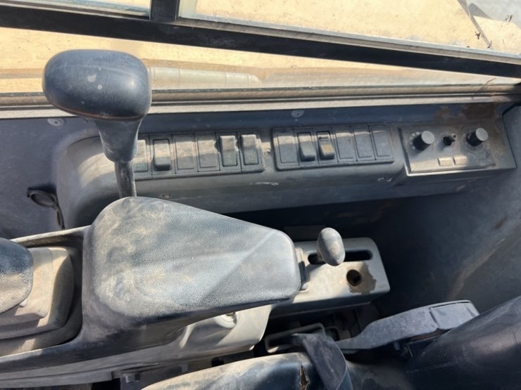 2013-volvo-ecr58-image-31