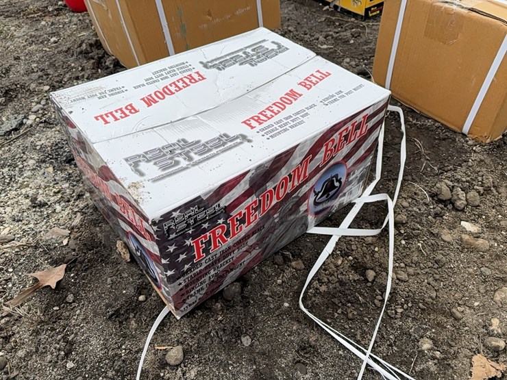 new-cast-iron-freedom-/-farm-bell-new-support-equipment-image-1