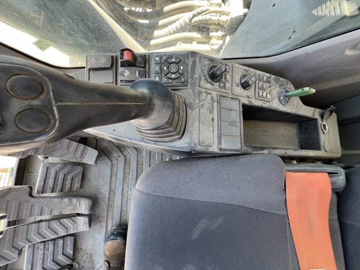 2019-volvo-ec380el-image-46