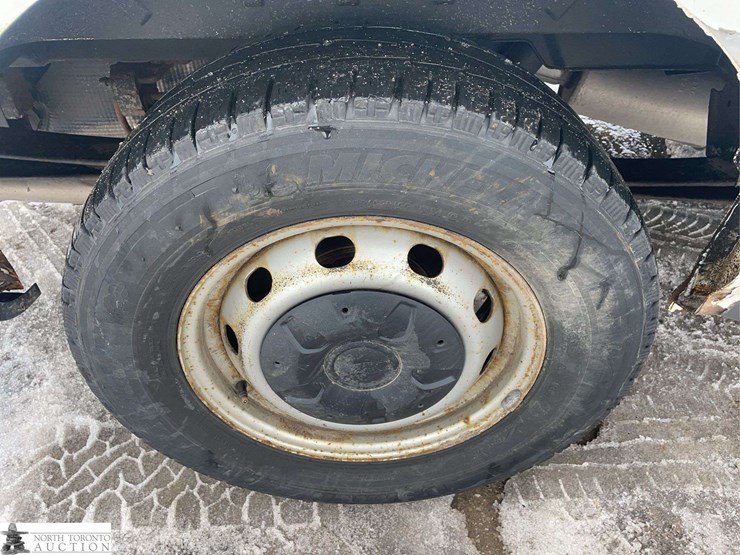 2016-ford-transit-image-24