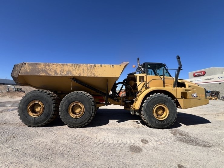 2013-caterpillar-740b-image-6