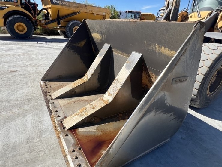 2022-volvo-l90h-image-12