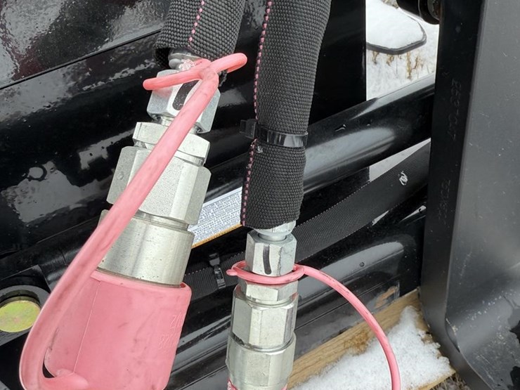 48"-wolverine-hydraulic-pallet-forks-image-7