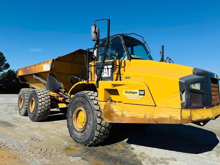 2015-caterpillar-735b-image-14